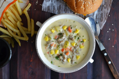 Чизбургер суп с фаршем и картошкой