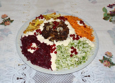 Салат Ералаш с корейской морковью картошкой фри и мясом