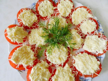 Закуска помидорная с сырно-чесночной начинкой