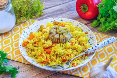 Рассыпчатый плов с курицей в мультиварке