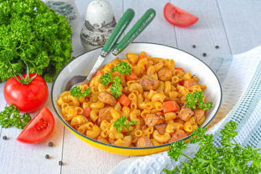 Макароны с мясом в мультиварке