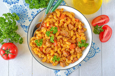 Макароны с мясом в мультиварке