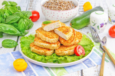 Котлеты из грудки с кабачком