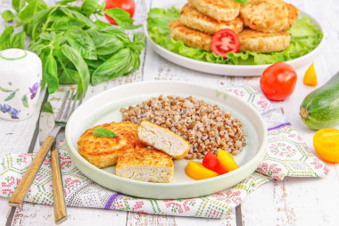 Котлеты из грудки с кабачком