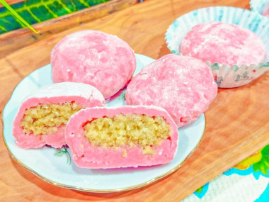 Моти в микроволновке из рисовой муки с орехами