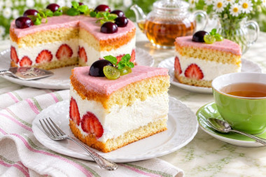 Торт Фрезье с клубникой