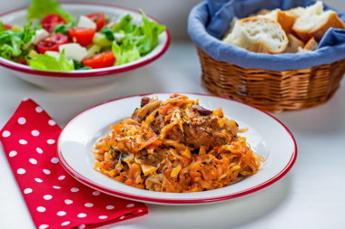 Классический бигус из квашеной капусты