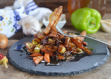 Мясо по тайски с овощами