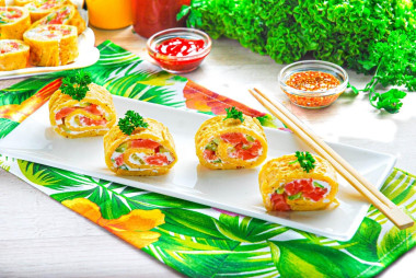 Яичные роллы с красной рыбой