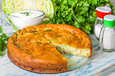 Быстрый заливной пирог с капустой на сметане в духовке