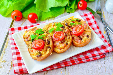 Горячие бутерброды с грибами и сыром в духовке