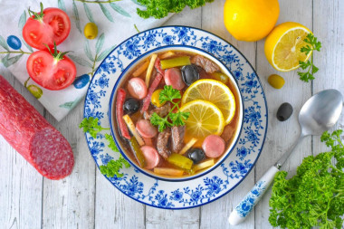 Суп солянка в аэрогриле