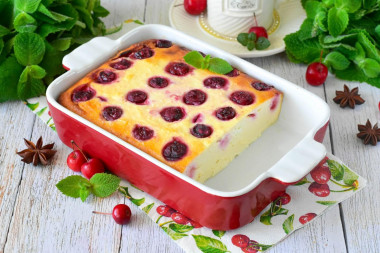 Творожная запеканка с вишней в духовке