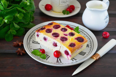 Творожная запеканка с вишней в духовке