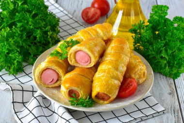 Сосиски в слоеном тесте в аэрогриле