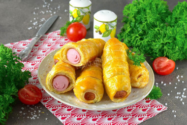 Сосиски в слоеном тесте в аэрогриле