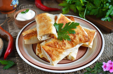 Лаваш с яйцом и зеленым луком