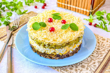 Салат с шампиньонами и сыром