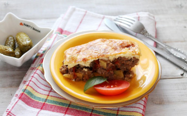 Мусака с фаршем мясным и картошкой