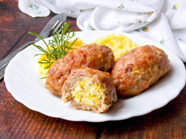 Зразы с яйцом в духовке мясные