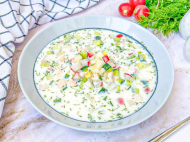 Вкусная окрошка с курицей на кефире