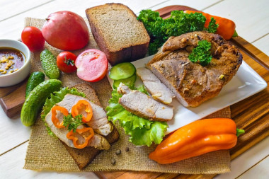 Домашняя пастрома из свинины