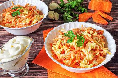 Салат из моркови с чесноком и сыром