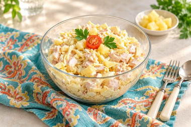 Салат с копченой курицей яйцом сыром
