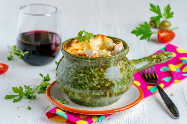 Жульен в кокотницах с курицей и грибами