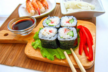 Роллы с креветками домашние