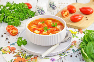 Томатный суп с курицей