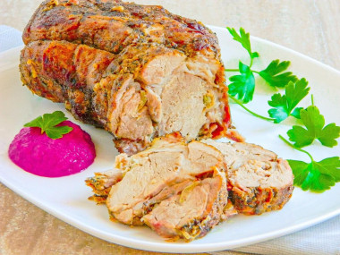 Свиная шея запеченная в духовке целым куском