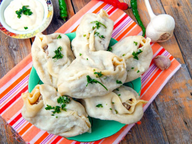 Манты с фаршем и картошкой и луком