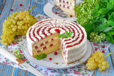 Торт с малиновым вареньем