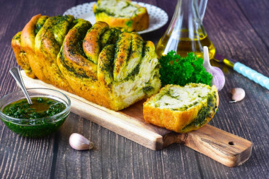 Хлеб с зеленью и чесноком в духовке постный