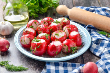 Маринованная битая редиска