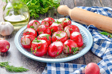 Маринованная битая редиска