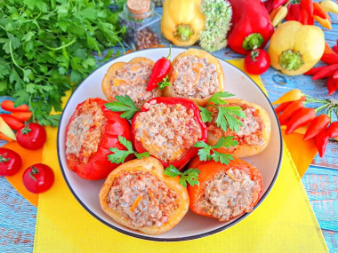 Перец фаршированный гречкой и мясом