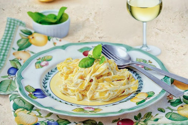 Макароны в сливочном соусе