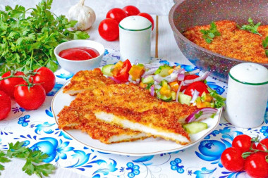 Куриные отбивные в сухарях
