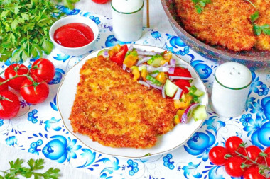 Куриные отбивные в сухарях