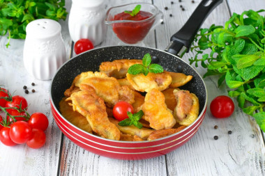 Молоки в кляре на сковороде