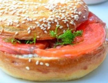 Бейглы на молоке с маком и кунжутом