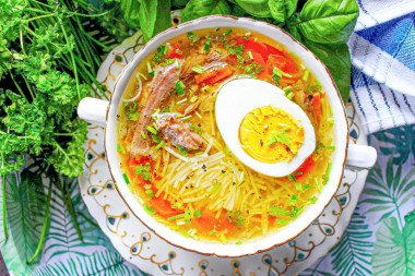Куриный бульон с вермишелью