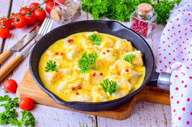 Куриная подливка на сметане из грудки