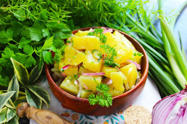 Салат из вареной картошки