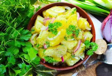Салат из вареной картошки