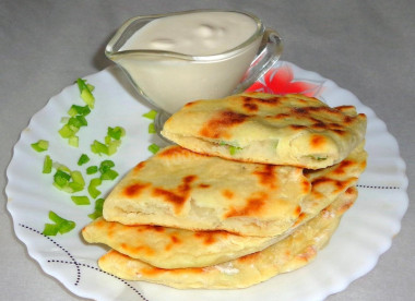 Даргинское чуду с зеленым луком и картошкой