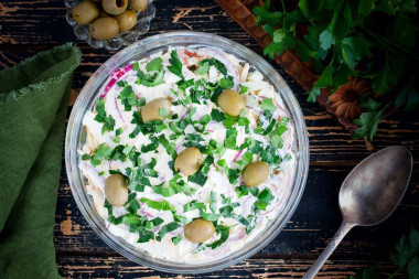Салат с копченым сыром косичка
