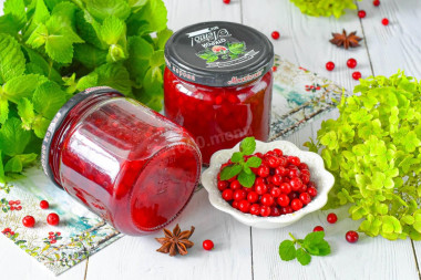 Простое варенье из брусники